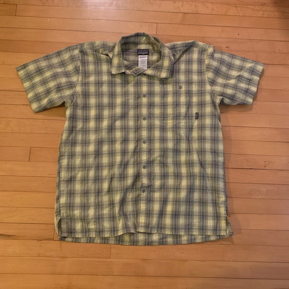 2/40!!! Patagonia button down! - Picture 2 of 2
